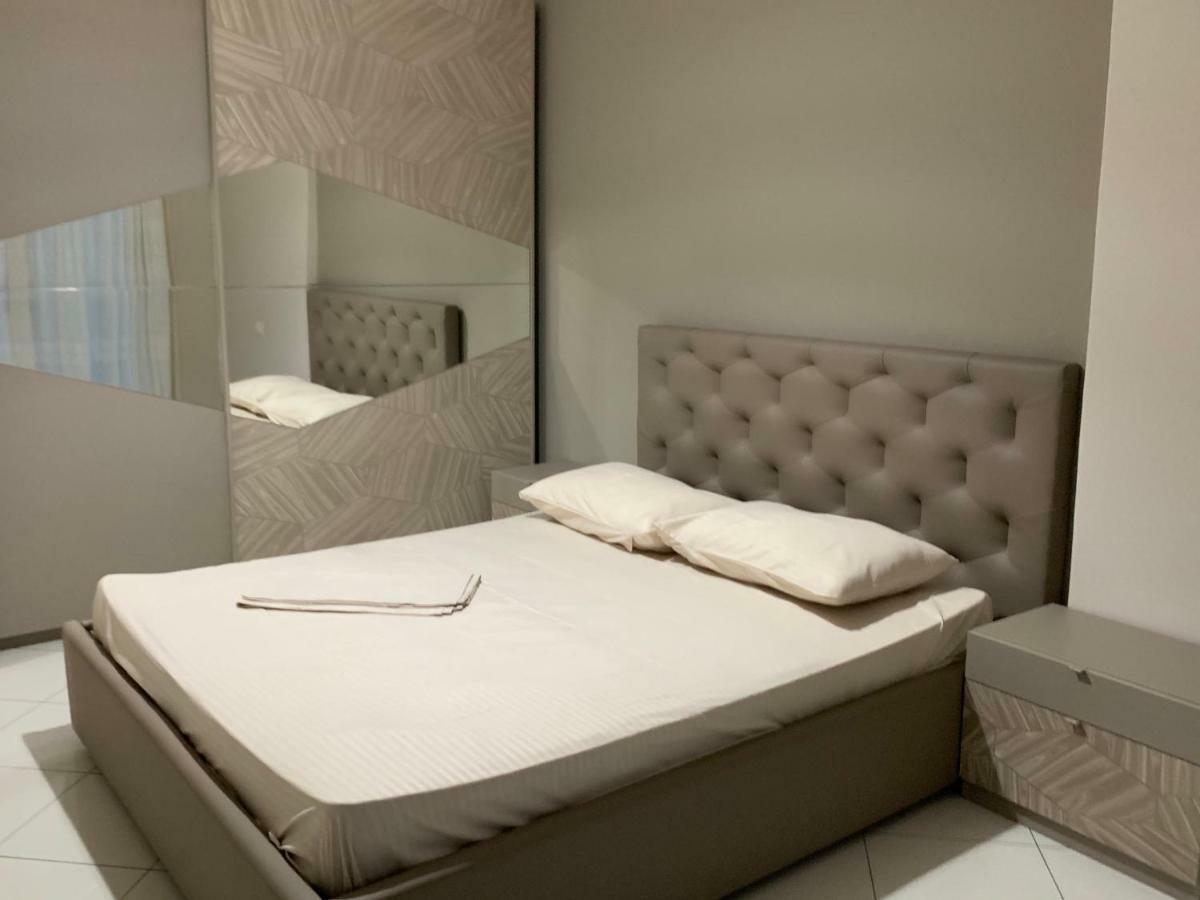 Pearl Seaview Apartment Вльора Екстер'єр фото